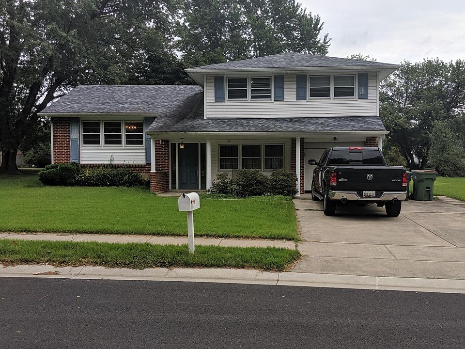 1st image of 24 Cornwall Dr
