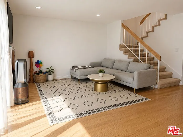 12245 Shady Hollow Ln — Photo 6