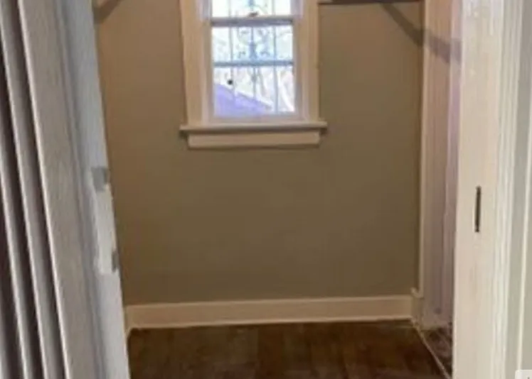 623 W Ring St — Photo 5