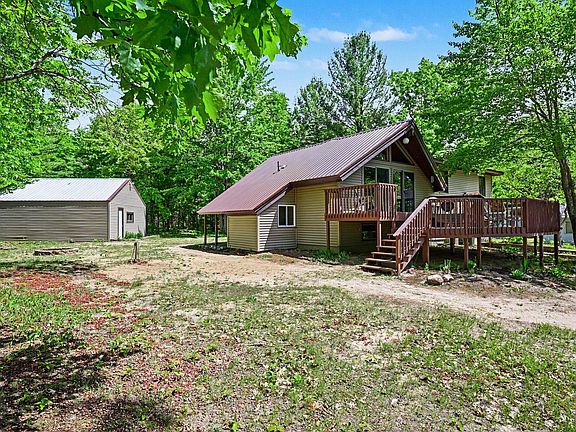 2nd image of 8064 Eagle Lake Dr NE