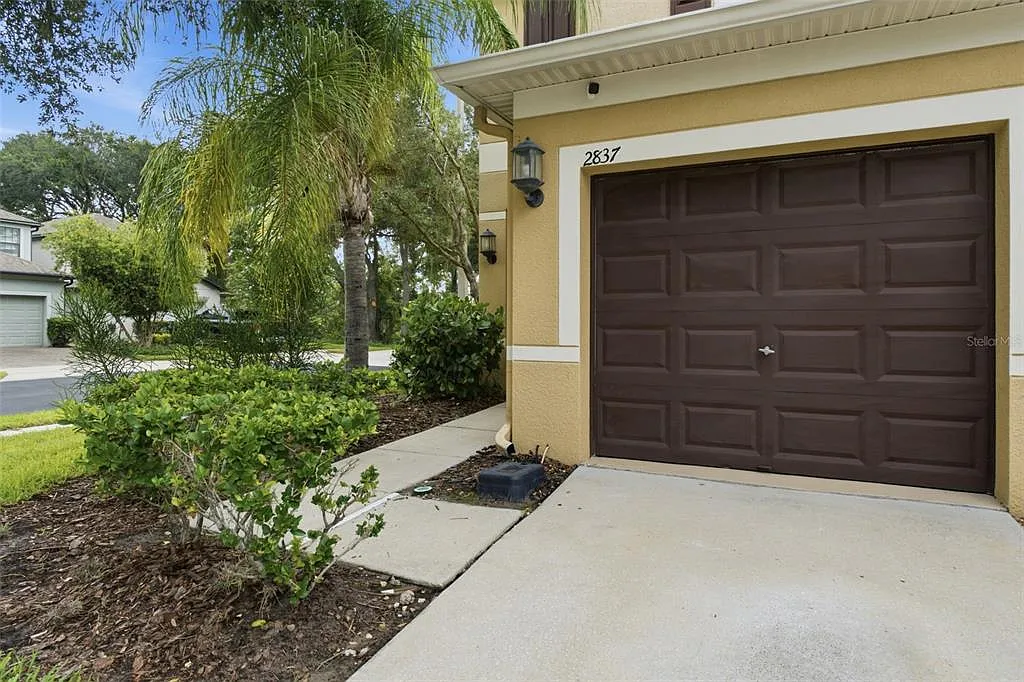 2 bed, 2.5 bath, 1548 sqft, $2,300 — Photo 4