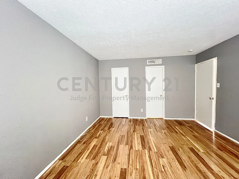 6011 Dooley Dr — Photo 8