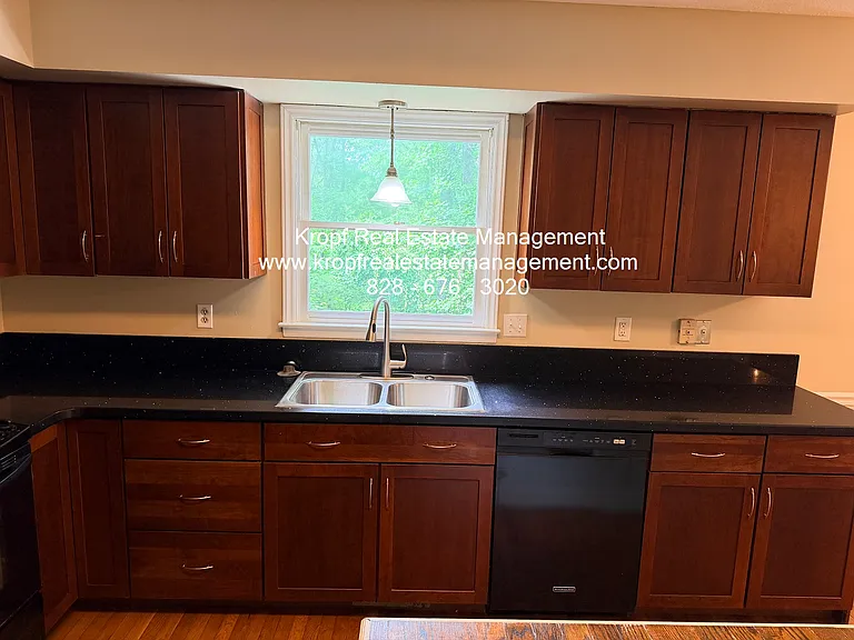 148 Sequoyah Hills Dr — Photo 6