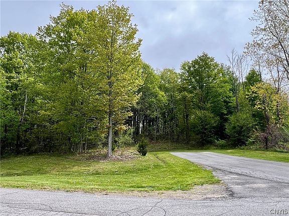 2nd image of 17 Stone Ridge Dr Lot 39