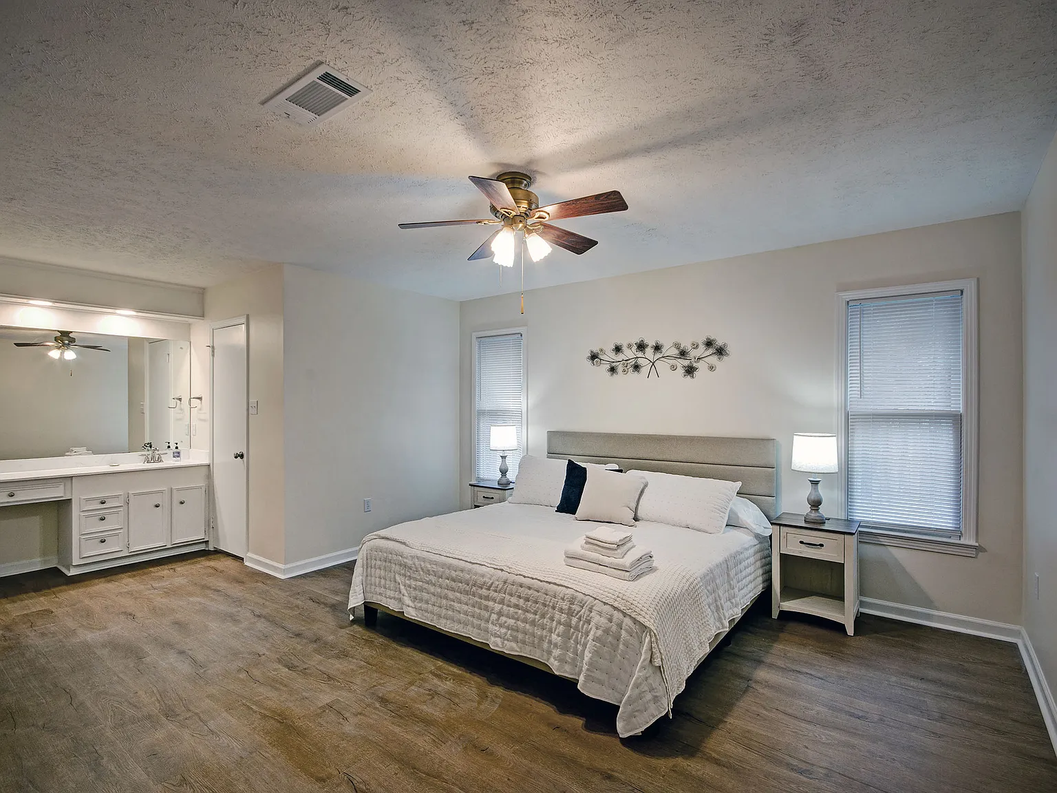 4 bed, 1679 sqft, $6,000 — Photo 2