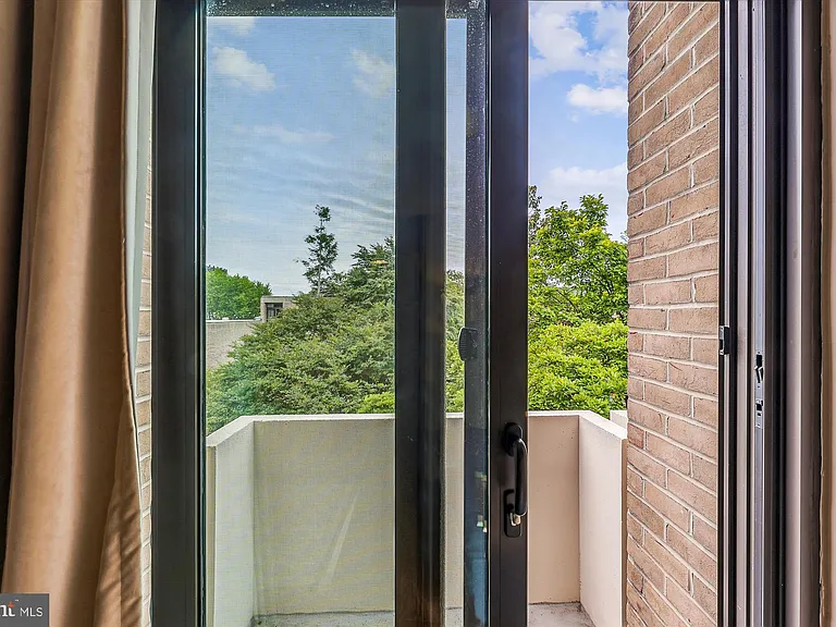 335 N St SW #335 — Photo 12