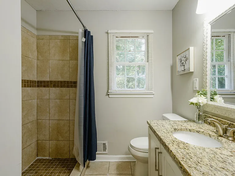 5767 Lanny Ln — Photo 14