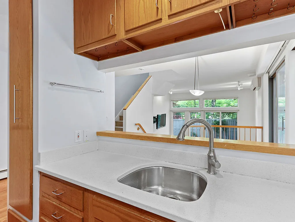 3 bed, 1588 sqft, $5,800 — Photo 4