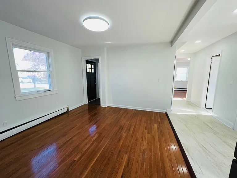 79 Hawkins Ave — Photo 6