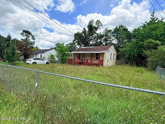 2nd image of 2010 Chester Avenue