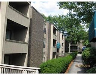 2nd image of 2 Shrewsbury Green Dr Unit B