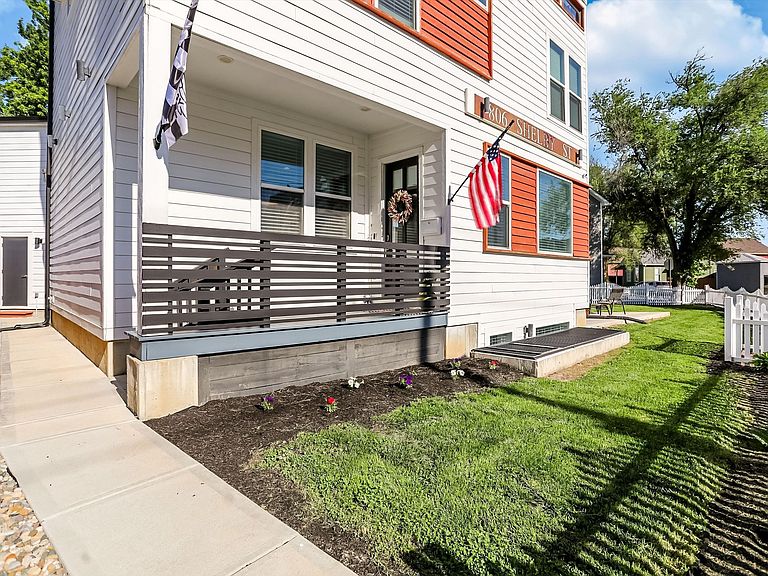 Listing photo 3