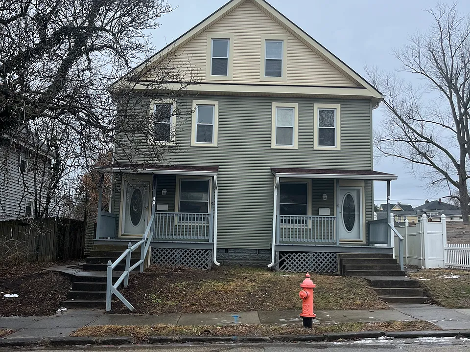 48 E Lakeview Ave
