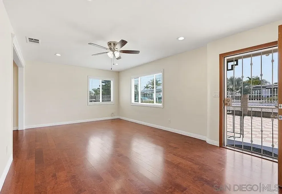 5 bed, 2.0 bath, 2000 sqft, $4,500 — Photo 3