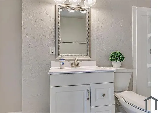 11001 N Blackwelder Ave — Photo 26
