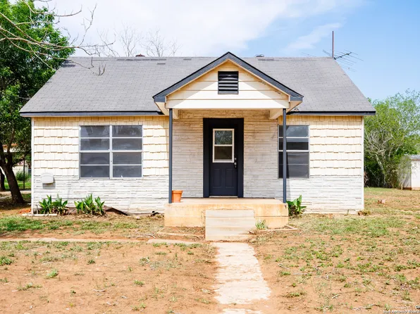 1007 Crouch, Jourdanton, TX 78026