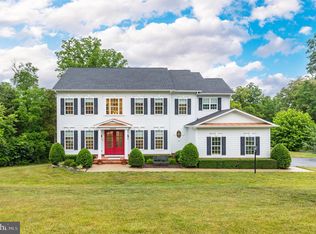 18463 Rustling Woods Ct, Leesburg, VA 20175