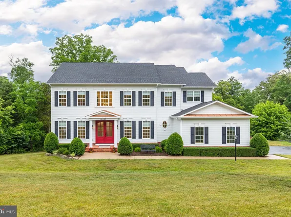 18463 Rustling Woods Ct, Leesburg, VA 20175