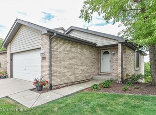 9449 Debbie Ln, Orland Park, IL 60467