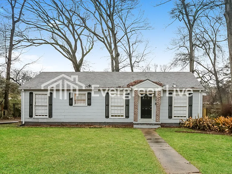 220 Melbourne Rd — Photo 1