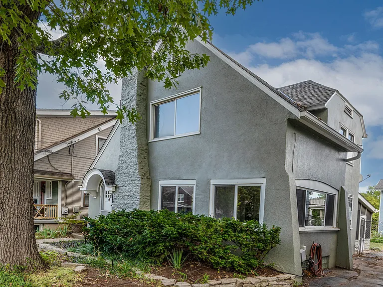 3634 Amberson Ave — Photo 2