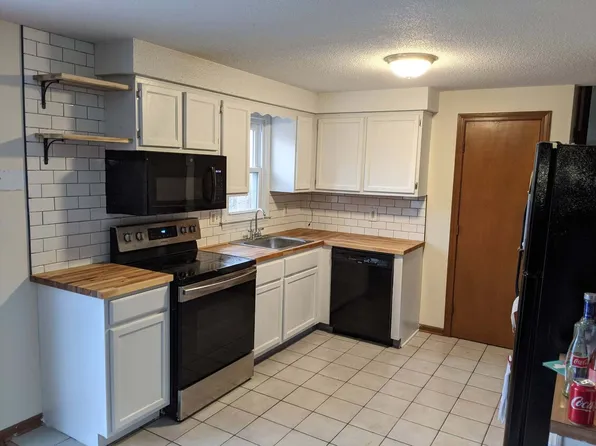 33 Greenes Ridge Rd, Hamden, CT 06514