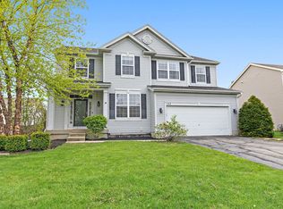 142 Meadows Dr, Gilberts, IL 60136