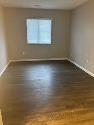 2 bed, 950 sqft, $1,175 — Photo 3