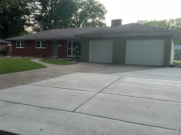 2439 Lynch Ave, Granite City, IL 62040