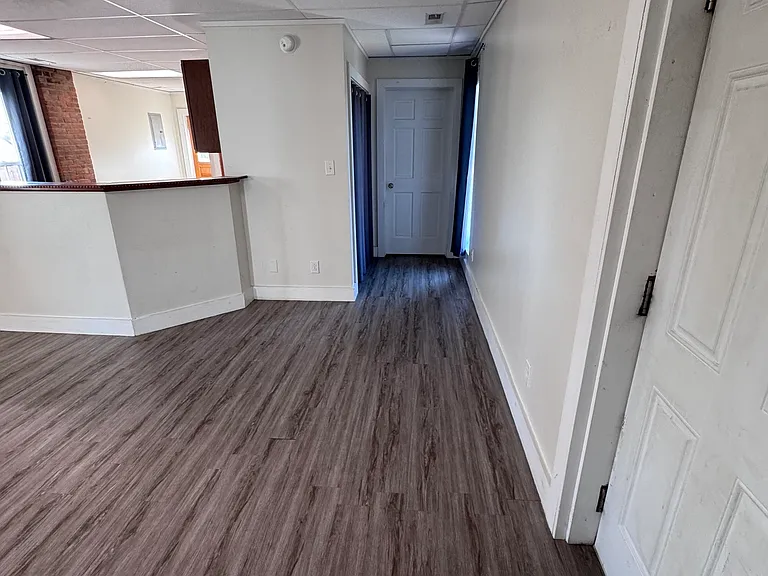 91 N Maple St — Photo 15
