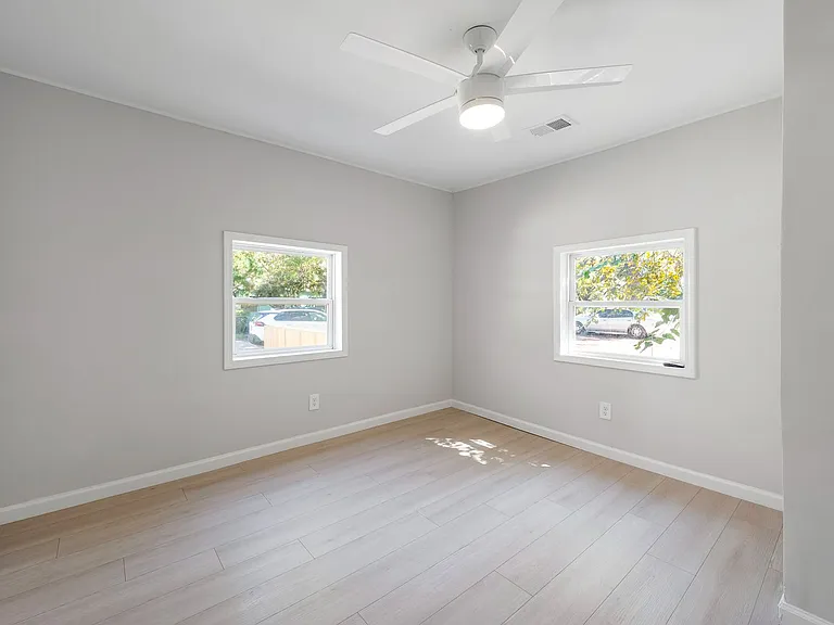 4673 Hassell Ave — Photo 8