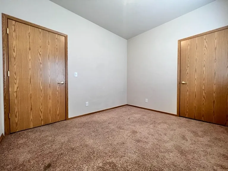 1927 E Wilson Ln — Photo 16