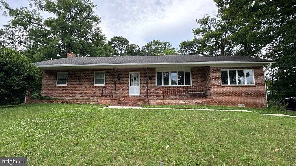 3 bed, 1975 sqft, $3,400 — Photo 1