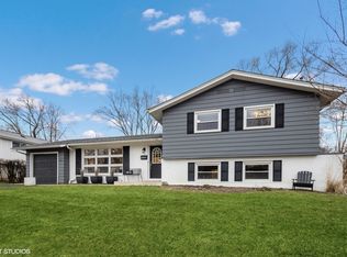6308 Taylor Dr, Woodridge, IL 60517