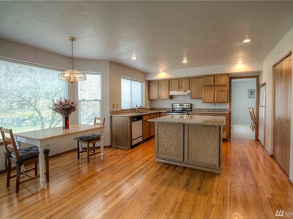 5th image of 2109 27th Pl SE