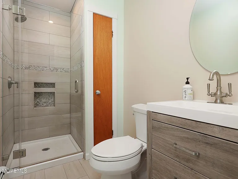 447 Tunney Ave — Photo 23