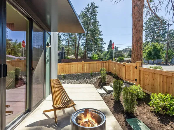 1401 NE 10th St, Bend, OR 97701