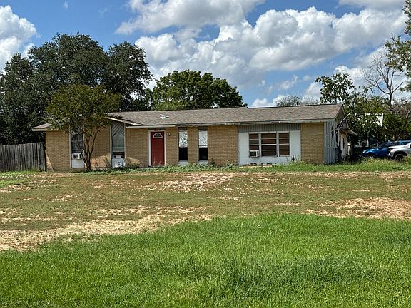 2nd image of 200 S Jamison Dr