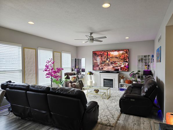 6885 Charlestown Ln