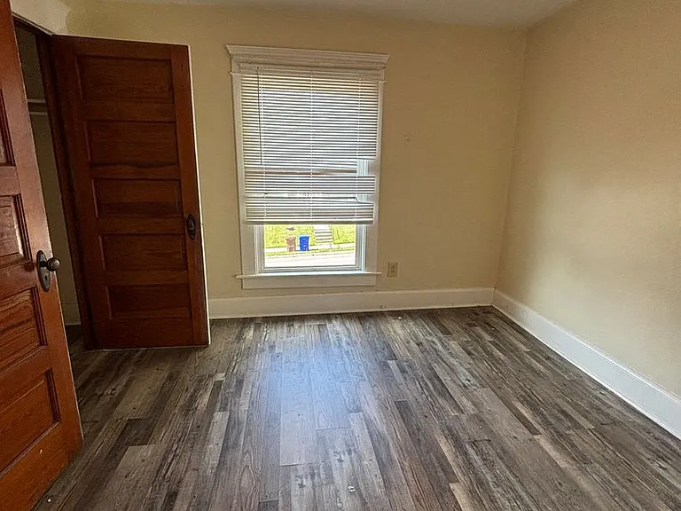 223 East Ave — Photo 10