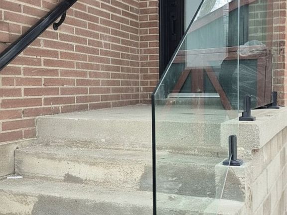 2nd image of 49 Amiens Rd