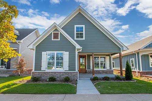 404 Gardens Ln Photo 1