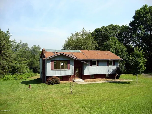 38 Bunker Hill Rd, Wyoming, PA 18644