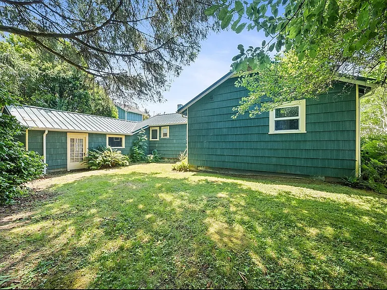 1355 Sunset Ave — Photo 11