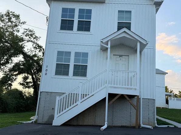 100 E Wall St #1, Charles Town, WV 25414