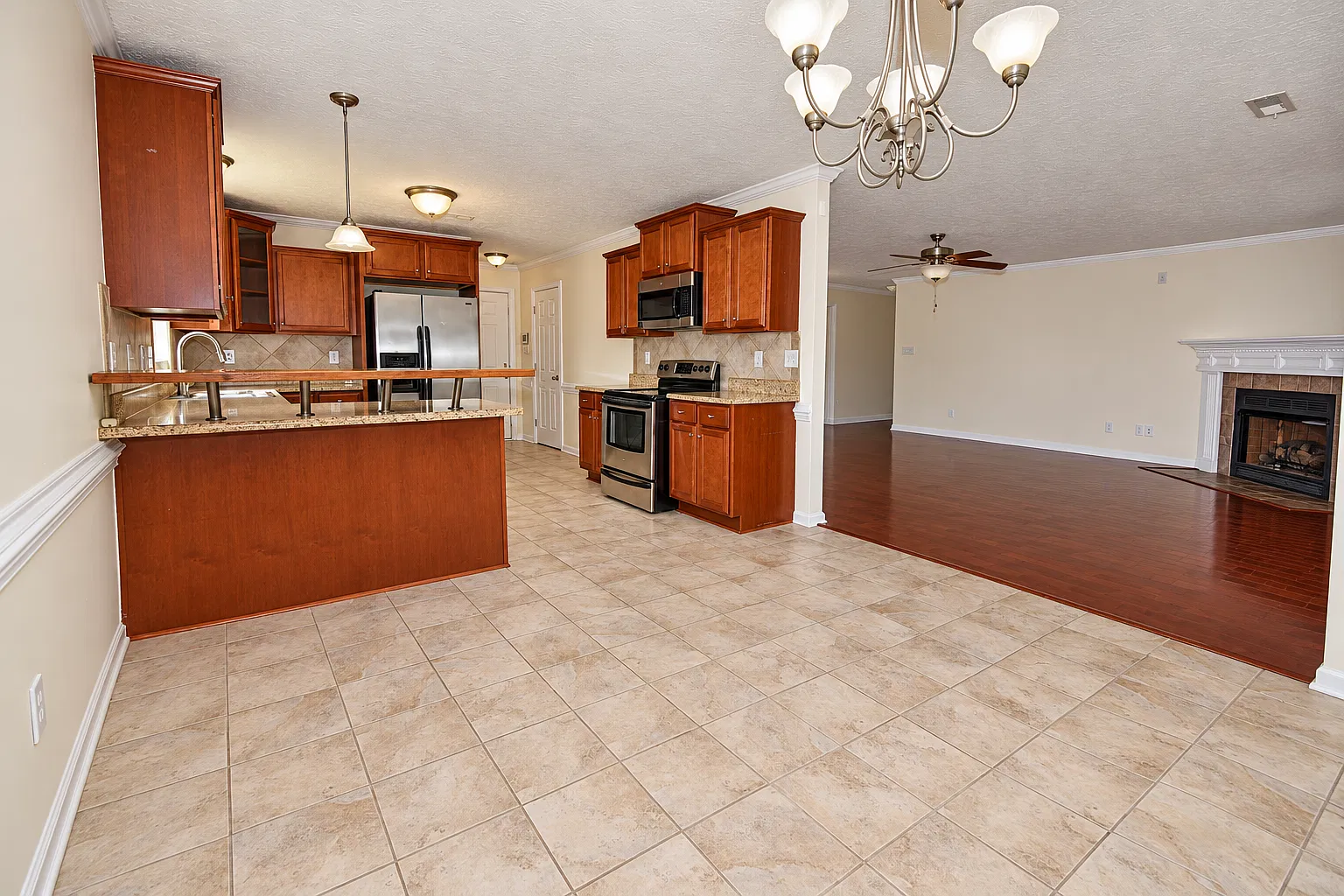 4 bed, 2611 sqft, $2,050 — Photo 4
