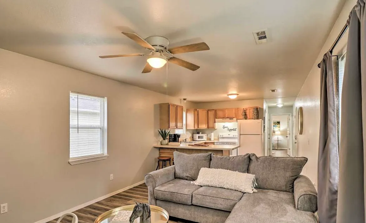 2 bed, 1.5 bath, 893 sqft, $1,850 — Photo 4