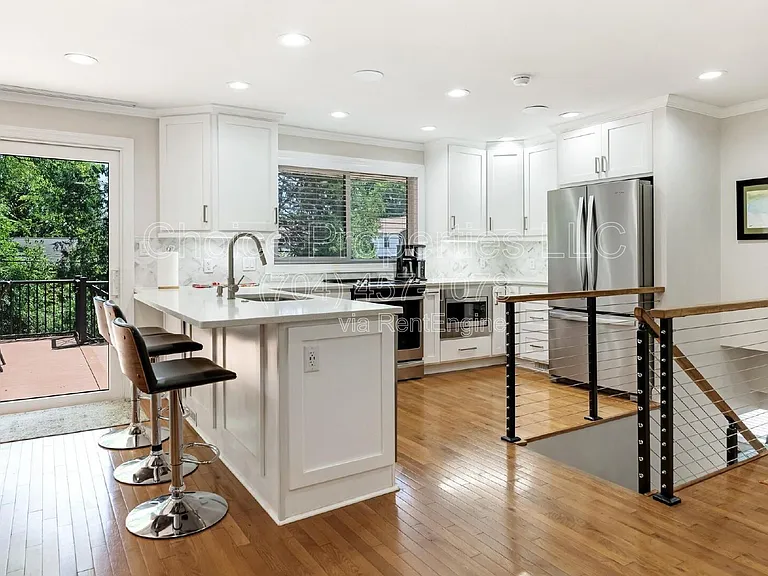 611 Poindexter Dr — Photo 6