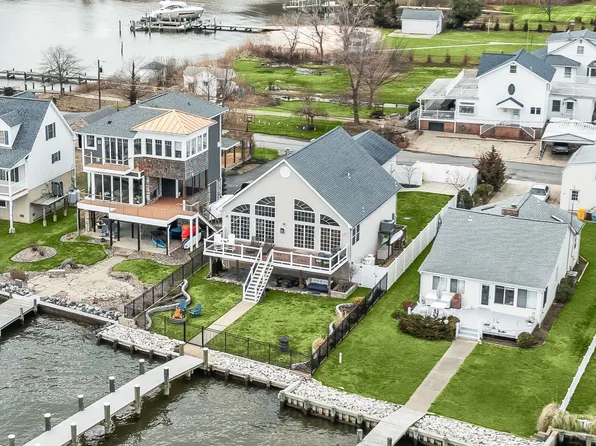 7827 Southwest Rd, Pasadena, MD 21122