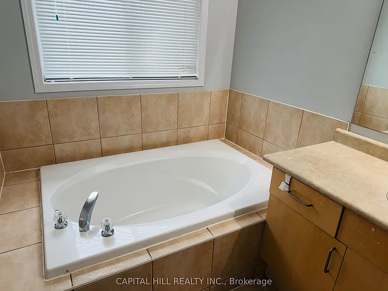 5959 Stonebriar Cres — Photo 22